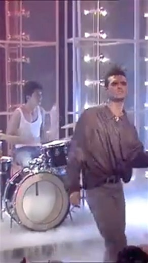 631K views · 18K reactions | Live on the Top of The Pops, 1984. | The Smiths | Facebook