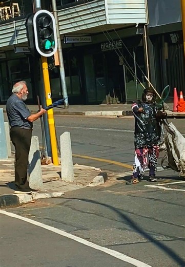 Replying to @ladymakzen BECAREFUL WHAT YOU TYPE! 😒😒This is not Donald’s platform. A se account ya papgao ena! BASOP! Nxa! One Negative comment amounts to one video! #fyp #pranks #madman #funny #contentcreation