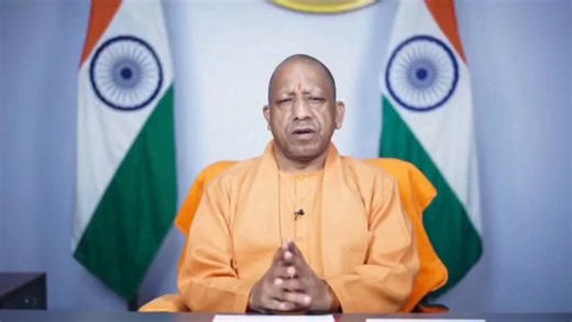 नमस्कार, उत्तर प्रदेश के मेरे बहनों और भाइयों, आप सभी को उत्तर प्रदेश दिवस की हार्दिक बधाई। असीम संभावनाओं का हमारा प्रदेश आज संघर्ष और नीतिगत उदासीनता की बेड़ियों को तोड़ते हुए बीमारू से भारत के विकास का ग्रोथ इंजन बना है... | MYogiAdityanath