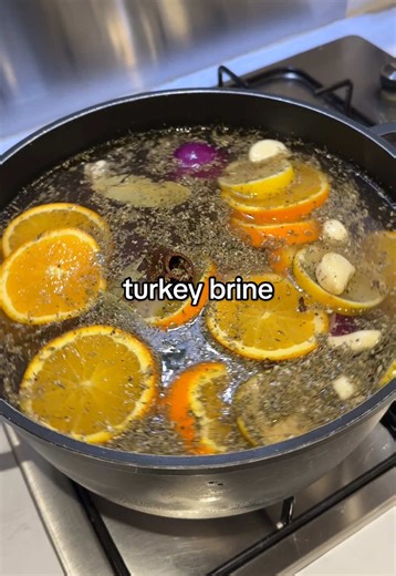 this is your sign to brine your turkey this year - it’s not too late to make your turkey juicier and more flavourful than ever🤩 I swear by brining every single year, and here’s why it works: brining uses osmosis to draw moisture and seasoning deep into the meat, giving you the most tender & juicy turkey ever! don’t skip this step - it’s science and it works! For the brine: 4L water 250g salt 100g brown sugar 10g peppercorns 10g whole cloves 6 bay leaves 6 cloves of garlic 1 cinnamon stick 3 spr