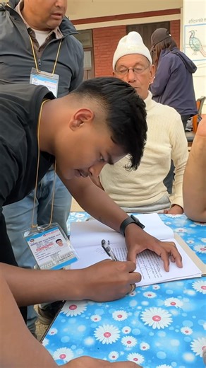 Desh ko bhabisya lekhiyeko ballot box 🗳️ signature garera pathaiyo🔔🇳🇵