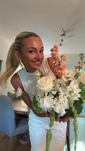 Enchanting Wedding Flower Choices: Hydrangeas and Roses