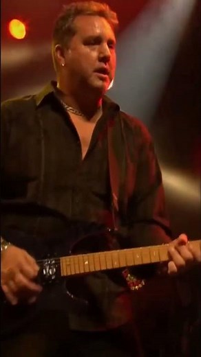Santana with "Oye Como Va" from Montreux 2011