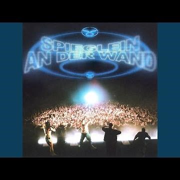 SPIEGLEIN AN DER WAND