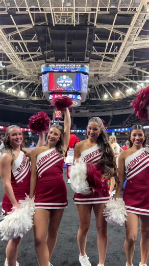 RAZORBACK TOURNAMENT TRANSITION TIME‼️🤏🏻 #collegecheer #sectournament #arkansasrazorbacks @Kaylen Bray @carol @avery 🩷