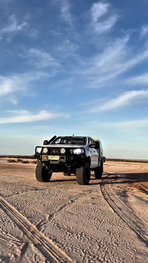 next mod.. header front on the lux?#defectmachine #hiluxownersclub #n80 #n80saustralia #checkonyourmates #hilux #sunset #5inch33s #toyota @Jackson Dacey @blaydos_n70 @DYLZ_LUX @JTS-N70 @nick lovett @BROCK WINTER @Josh Muscat @CMM LUX @Shane Kenny @FilthyLux @jamaineweazel @Kaylan @Filthy Habits 4x4 @Loz Her Lux 🌸 @Nicks 79 @KOFLER_n70