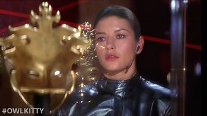 OwlKitty | Can’t...resist...lasers 👀#OwlKitty @catherinezetajones #laser #adoptdontshop #blackcat #entrapment #catherinezetajones | Instagram