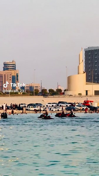 استكشف جمال شاطئ البحرين باي