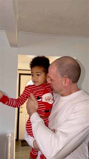 The kids wake up to presents under the tree. They’re reactions! | A Life Less Scripted