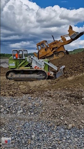CAT 983 (1973) & 977H (1965) Dieselpower!