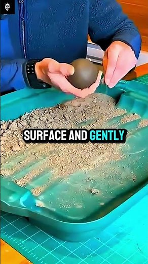 Crazy! Ordinary soil turned into a shiny ball.