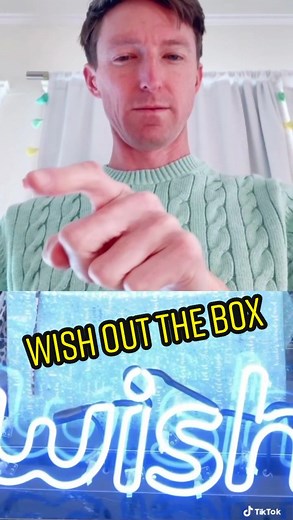 Show us your #WishOutTheBox holiday items from #Wish 🎁