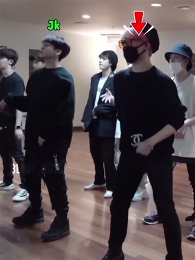 V and J-hope dance so cute 🥰#btsarmy #bts #shortvideo #viralvideo