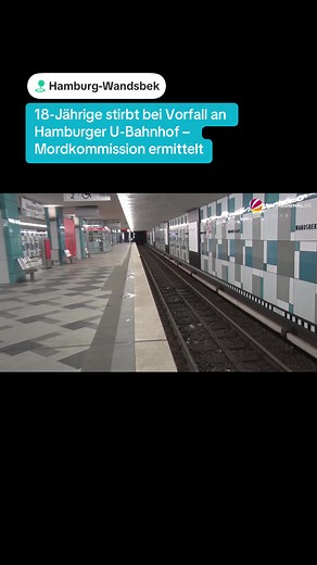 Am Donnerstagabend sind am U-Bahnhof Wandsbek Markt in Hamburg zwei Menschen ums Leben gekommen. Nach bisherigen Erkenntnissen der Polizei wartete eine 18-jährige Frau auf dem Bahnsteig der U-Bahn-Linie 1 in Richtung Innenstadt, als ein 25-jähriger Südsudanese unvermittelt auf sie zuging, sie ergriff und mit sich ins Gleisbett vor eine einfahrende U-Bahn zog. Beide starben noch am Unfallort. #ubahn #ermittlungen #mordkommission #polizei #hamburg