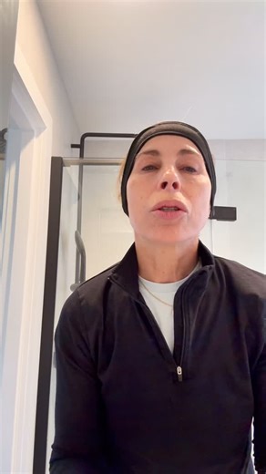 Aida Bicaj•Institut de Beauté on Instagram: "Cold mornings, tired skin, same solution. The Biologique Recherche Biomagic mask + Masque VIP o2 is the best winter morning reset. It clears, oxygenates, and brings the skin back to life before the day even starts. Save this for your winter morning routine 🤍 #aidabicaj #winterskincare #maskcombo #skinritual"