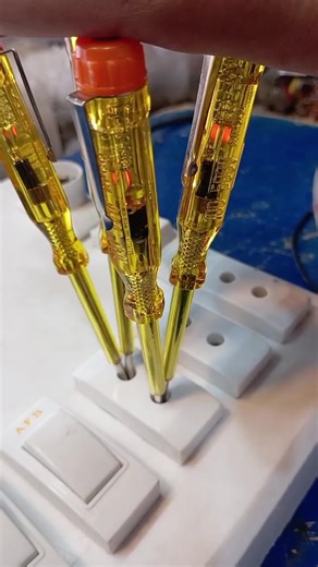 neutral wire testing with phase tester
