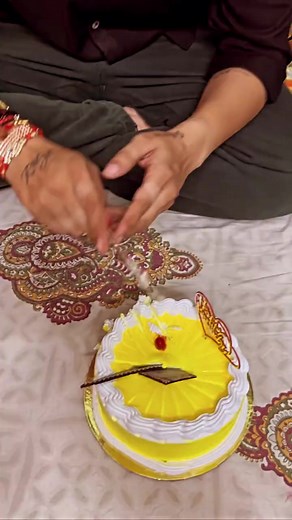 92K views · 4.1K reactions | Thanku मां करणी itna sara pyar dene vale logo ke bich me aapne mujhe rhne ka moka diya ❤️ varna kha naseeb hota hai. Aap sabhi ko tah dil se shukriya  | Ratan Chauhan | Facebook