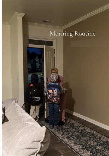 I was on the struggle bus this morning 🥴😩 #theosburnfamily #morningroutine #school #momsoftikok #grwm
