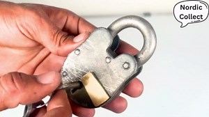 Antique Style Rustic Cast Iron Padlock Heavy Duty Skeleton Key Lock Set Medieval Iron for Main Door or Jail Locker (5X3X1 inches)