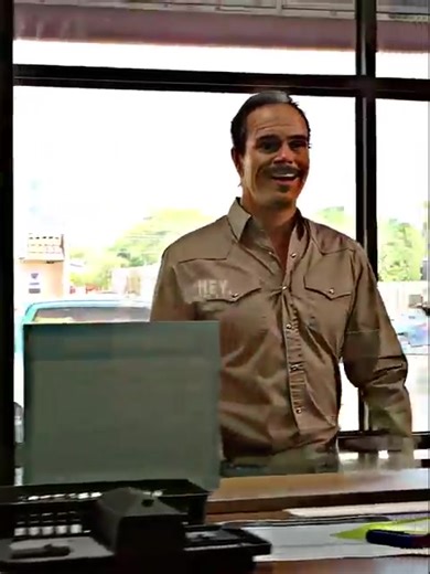 Call-Huell - Crazy how much Lalo was able to figure out from that one phone call #breakingbad #bettercallsaul #lalosalamanca #mikeerhmantraut