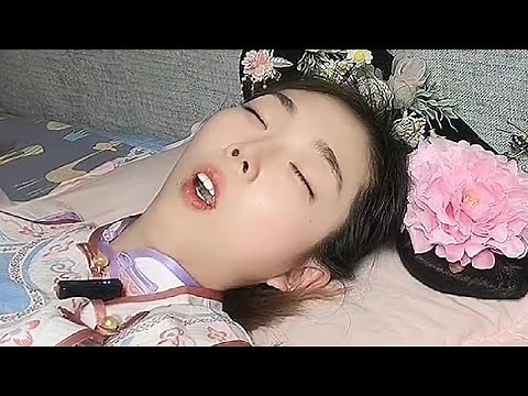 Hilarious Open Mouth Snoring Girl