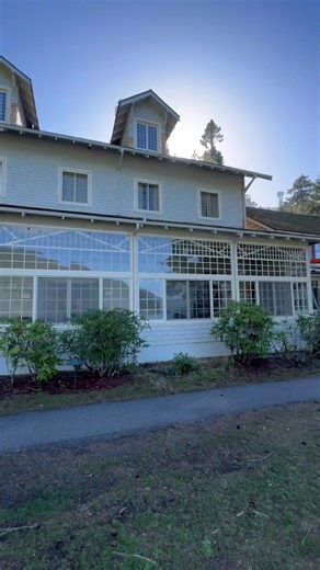 Lake Crescent Lodge Project We recently completed a full historic repaint at the iconic Lake Crescent Lodge, and this one was truly special. This 88-year-old structure required extensive care, including significant siding and rot repair. Preserving the lodge’s original National Park design. To ensure a clean finish on the building’s numerous picture frame windows, we utilized a specialized liquid masking system that allowed us to deliver high quality trim work. It’s always an honor to help resto