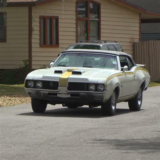 1969 Oldsmobile Cutlass Classic Car Exhaust Sound Driving By at the Car Show
