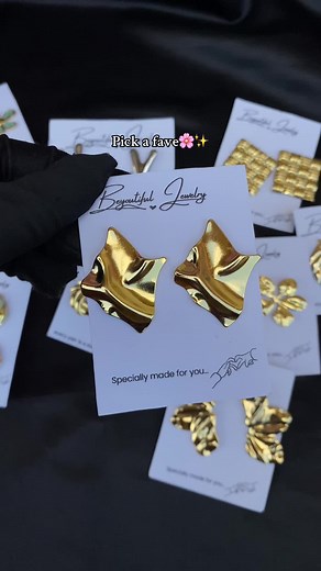 Stylish Statement Earrings to Enhance Your Look