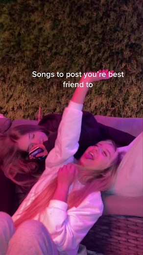 Songs to post you’re best friend to #instastory #instasongs