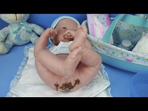 Cuidados de el bebé recién nacido Calinou , vamos a limpiarlo