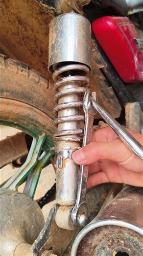 Motorcycle shock absorber repair techniques