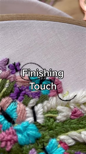 The finishing touch 🤌🏻✨🙌🏻 #finishingtouch #artprocess #themakingof #creatingart