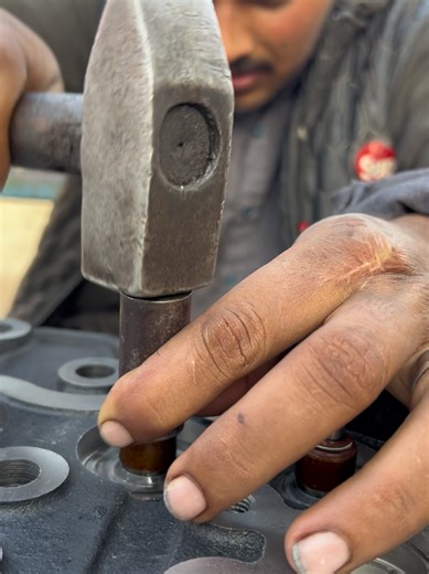 How to properly valves spring lock installation #mechanic #viral #skills #amazing #tiktokforyou