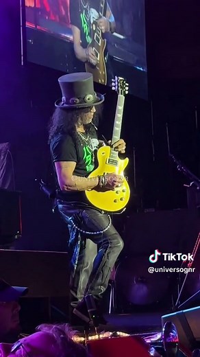 Slash's Electrifying Solo Performance of 'November Rain' by Guns N' Roses