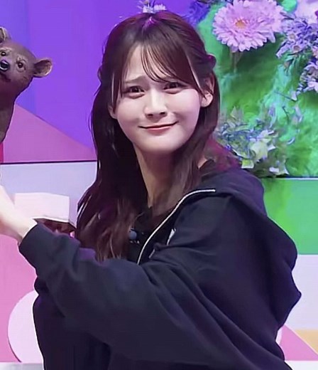 猫ちゃんと戯れてる瞳ちゃんが可愛すぎる件 くーちゃん、がっちゃん撮影お疲れ様だよ！！全部かわいかったぁ泣泣 #イコラブ #髙松瞳 #SHOWROOM #おすすめにのりたい #fyp