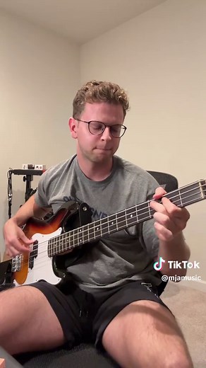 Aprende a Tocar 'Bad Mama Jama' en Bajo