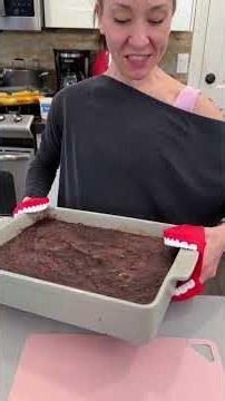 budget friendly cake idea - only 3 ingredients (plus frosting) #easybaking #recipeoftheday #cake