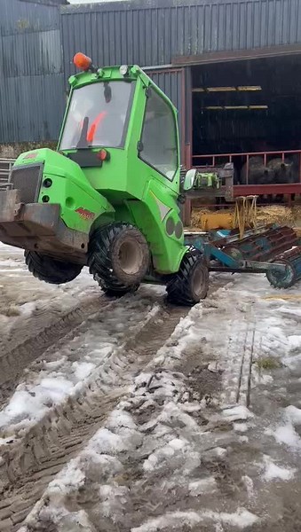Mighty avant #avant #loader #forklift #telehandler #operator #ConstructionWorkers #OnTheTools #OutdoorTikToks