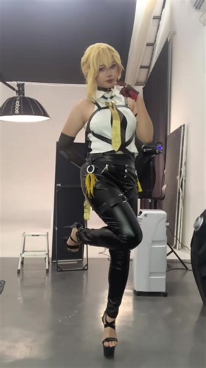 evelyn photoshoot otsuuu!! excuse my stiffness hehe #evelyn #evelynzzz #evelynchevalier #zenlesszonezerocosplay #evelyncosplay