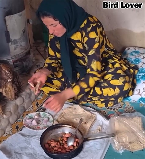 8.7K views · 356 reactions | Snow, silence, and survival ❄️—when an operator’s precious gift brings warmth to a woman alone in the frozen mountains | Bird Lover | Facebook