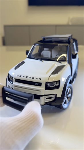 The Most Satisfying Clicks: Land Rover Defender 90 Diecast Model🎧 #satisfying