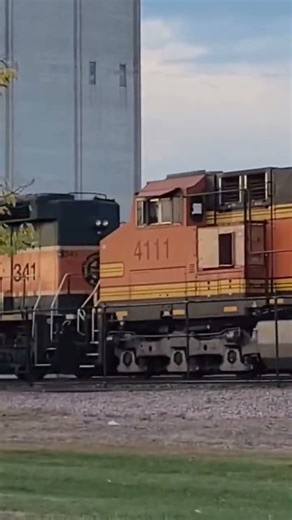 BNSF EB WITH GP60B AND Franken bonnet h1 big lake mn #train
