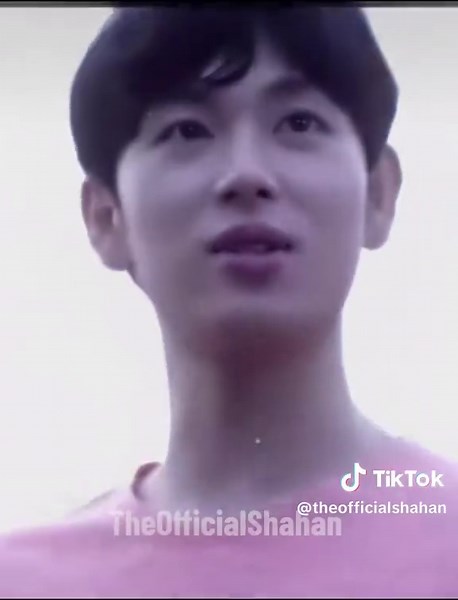 He looks like Yim Si Wan #squidgame #flipthecamera #kpop #korea #fypシ | Flip Camera Trend