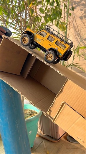 Remote Control Rc Land Rover Defender 110 Hill Climb Test #shorts #shortsfeed