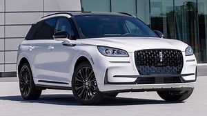 The 2023 Lincoln Corsair Is Gunning Hard for the Title “Best Compact Luxury SUV”