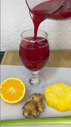 Natural juice to cleanse the blood, improve skin and combat fatty liver