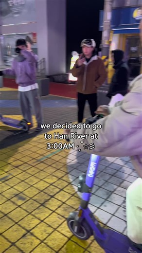 choatic days turn into chaotic nights 🫶 #seoul #southkorea #koreaexpat #seoullife #hanriver #tlog #hongdae #foreignerinkorea #hangang