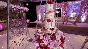 410 reactions · 78 shares | Asian wedding cakes London/s Luxury Wedding cake Supplier Asian wedding cakes spealise in haning wedding cakes An ariel shot of our cake, Interested in a hanging cake? Call 0208 552 5063 to book an appointment to discuss your requrments, Price from £1795 - Discounts avaliable depending on dates | Asian Wedding Cakes | Facebook
