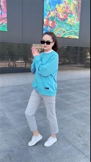 Clap & Color Change 👏🎨 #shortvideo #colors #clap #love #dance