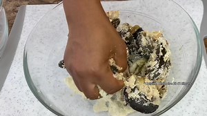 Nettoyage des escargots… Dites-nous en commentaire votre méthode préférée. Abonnez-vous pour découvrir d’autres recettes de cuisine faciles et rapides👉🏾 https://youtube.com/@CuisineBeninoiseEtdAilleursENG?si=_U6LJLK9ZzY3Lm0s Bon mercredi | Cuisine Béninoise Et d'Ailleurs